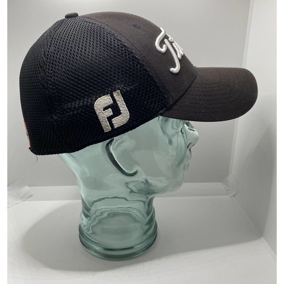 Titleist Pro V1 Tour Hat FJ Golf Black Baseball Cap One Size Medium/Large - Picture 5 of 8